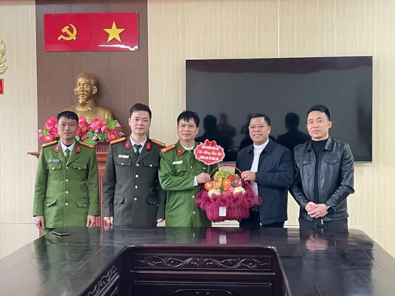 Thăm và chúc Tết Công An xã Bắc Hà xuân Bính Ngọ
